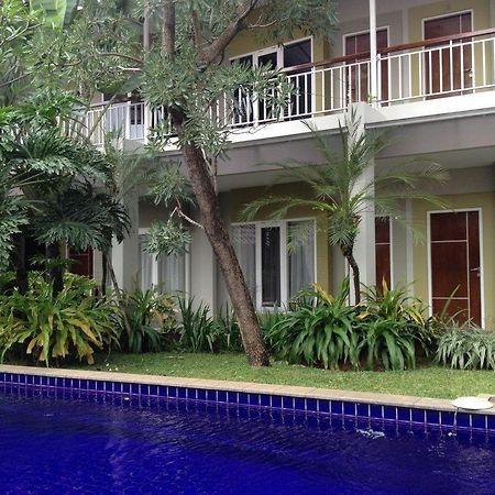 Topaz Guest House Jakarta Exterior photo